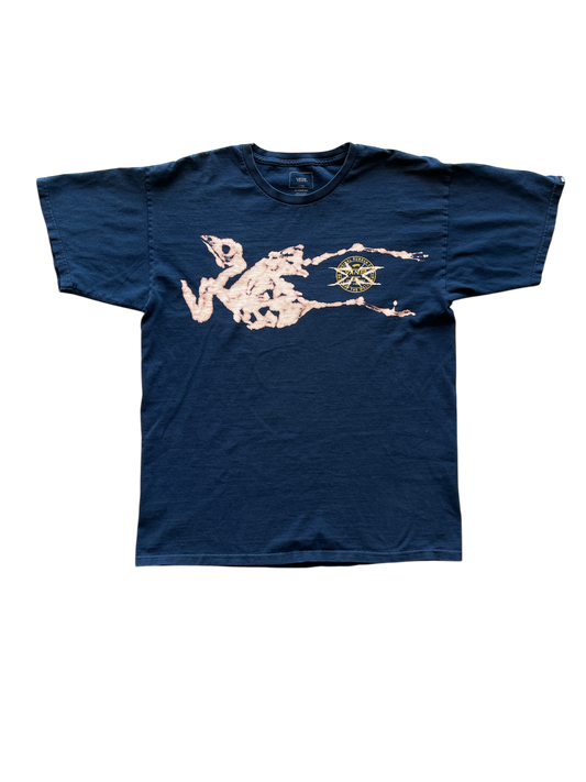 DAMAGED LARGE TSHIRT